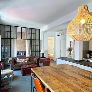 Ohliving Arenal , Sevilla España
